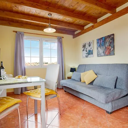 Apartment Casa Paco 3 *
