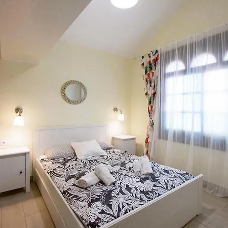 Fuerte Holiday Pool View Premium Apartment