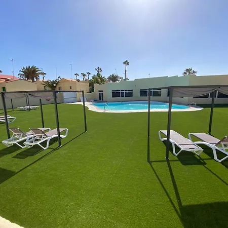 Apartment Giardino E Terrazza, Accogliente E Funzionale, Wi-fi, Piscina Condivisa *