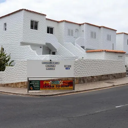 Seaviews From The Big Balcony, Parking And Wifi Apartment *