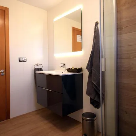 Apartment Exklusiv Eingerichtete Mit Meerblick *