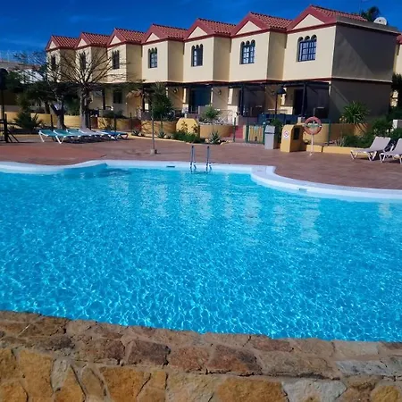 Oasis By The Pool *