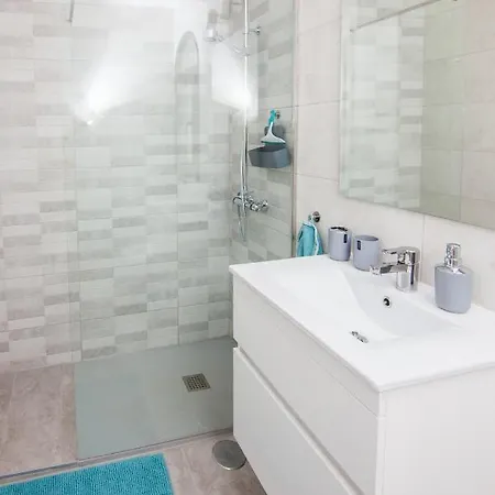 Apartment Blue Wave *