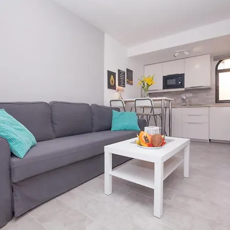 Blue Wave Apartment *