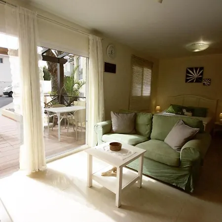 Book Jet - Hibiscus Front Apartment *