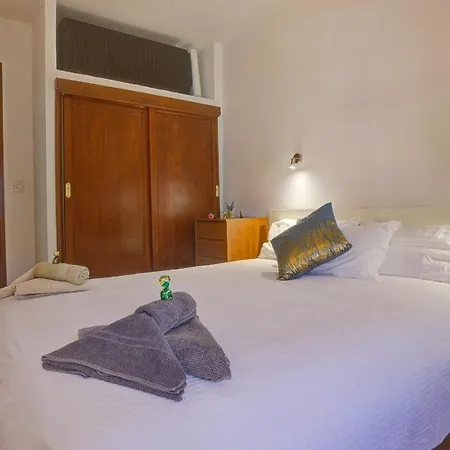 Apartment Private Terrace - Pool - Wifi