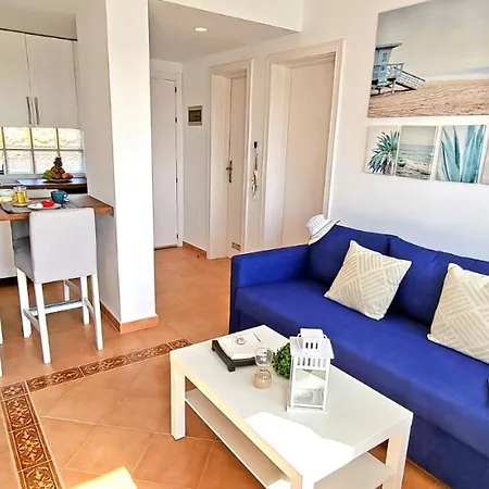 Ferienwohnung Sol - - Wifi - Pool - Max 4 Personen Apartment *