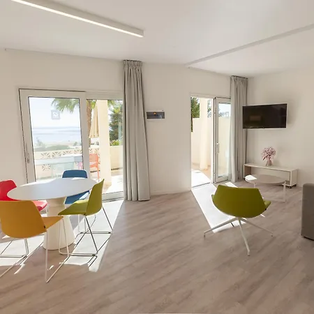 R2 Maryvent Apartment