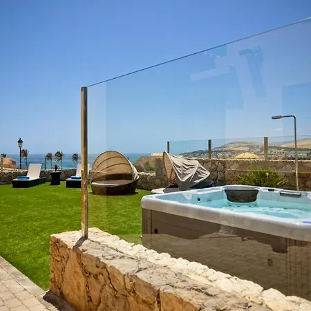 Blue Lagoon Villa *