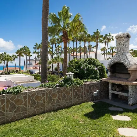 Holiday home Casa Silvia, Casa Con Jardin Y Vista Al Mar