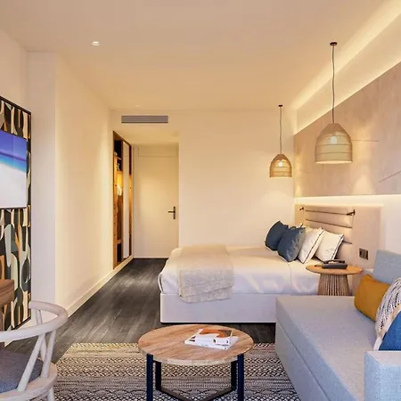 Deluxe Swim-up Room, Private Pool, Adults Only, Breakfast And Dinner Are Included *