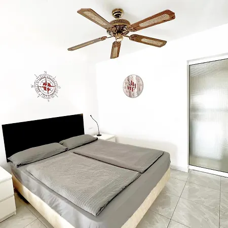 Beachhouse La Palma Apartment *