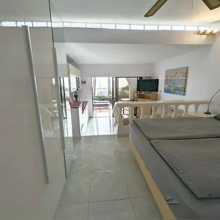 Apartment Beachhouse La Palma