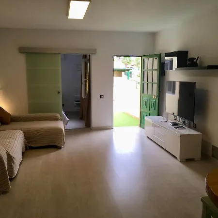 Apartment Spazioso E Incantevole, Funzionale, Wi-fi, Ac, Patio, Piscina Condivisa