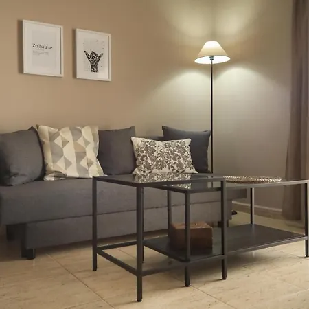 Apartment Modernes, Liebevolles - *
