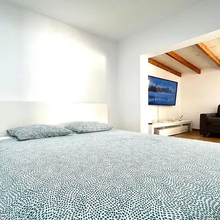 Welooveyou Arenas Apartment
