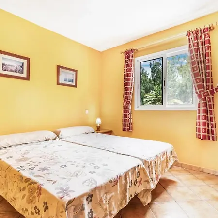 Apartment Near The Beach, With Terrace And Wifi
