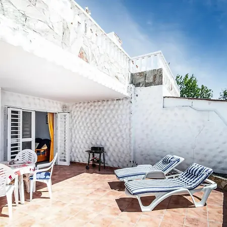 Apartment Near The Beach, With Terrace And Wifi
