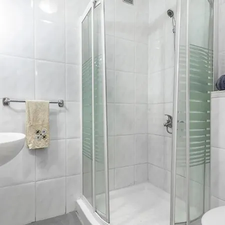 Near The With A Huge Terrace Patio, Wifi And Parking Apartment *