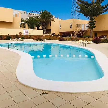 Apartamento Muy Tranquilo Con Piscina Apartment *