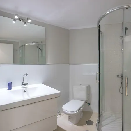 Ampio Luminoso 3 Camere 3 Bagni Giardino Quiete Wi-Fi