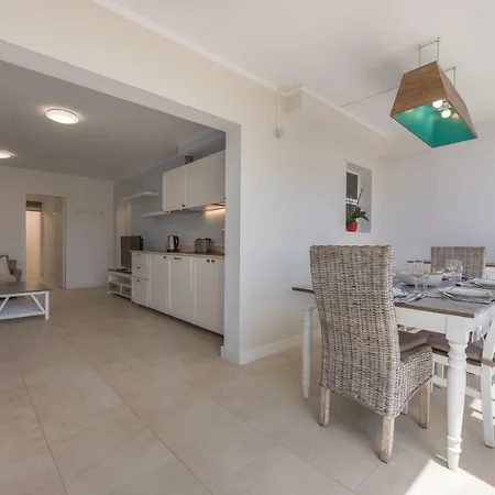 Apartment Ampio Luminoso 3 Camere 3 Bagni Giardino Quiete Wi-Fi *
