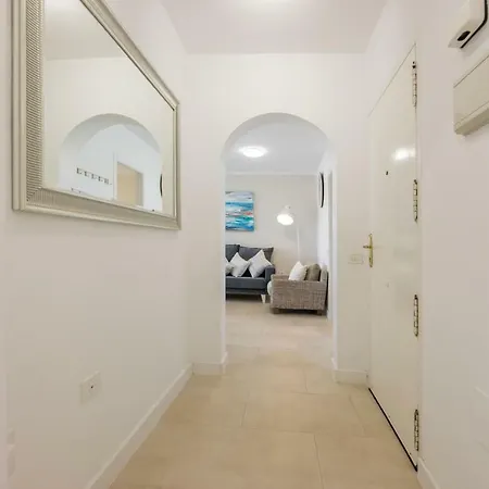 Ampio Luminoso 3 Camere 3 Bagni Giardino Quiete Wi-Fi Apartment