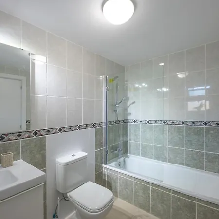 Apartment Ampio Luminoso 3 Camere 3 Bagni Giardino Quiete Wi-Fi