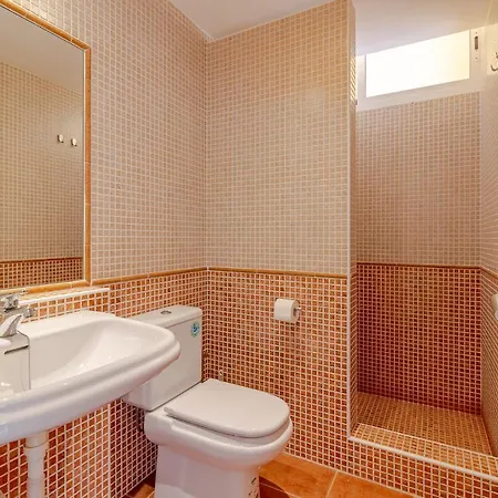 Flatguest + + 2bdr + Pool Apartment *