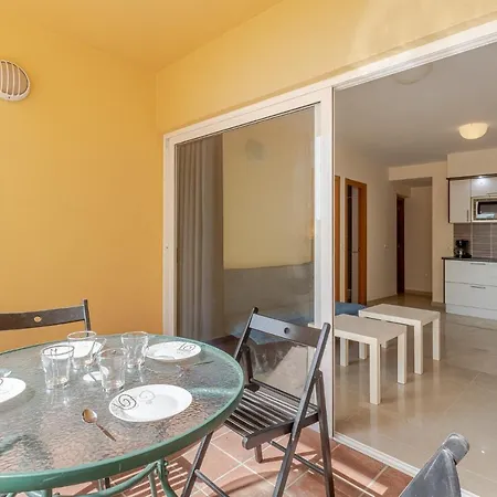 Apartment Flatguest + + 2bdr + Pool