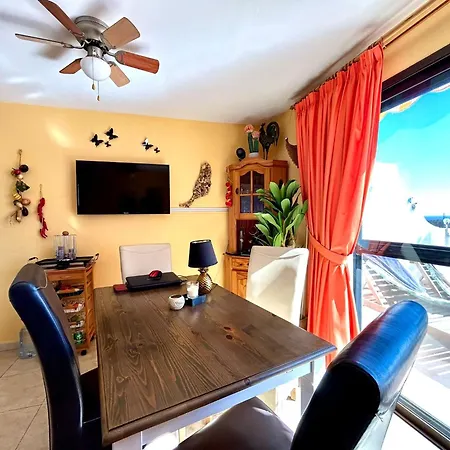 Welooveyou Parrots Apartment *