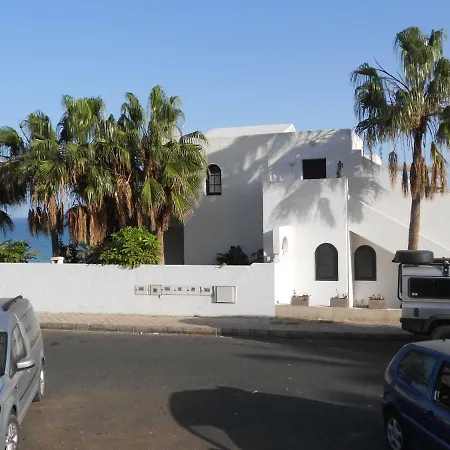 Palm Garden Apartment *